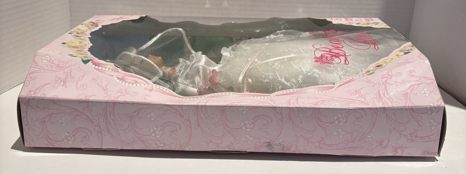 Beautiful Bride w/ Wedding Flower Bouquet Jakks Pacific Doll Rare Collectible_2 Beautiful Bride w/ Wedding Flower Bouquet Jakks Pacific Doll Rare Collectible