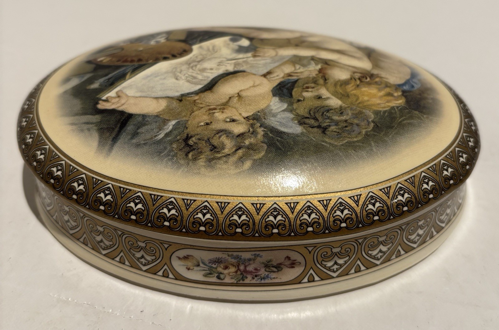 Vintage French Limoges Porcelain Dresser Trinket Box - Cherubs Painting Allegory_2 Vintage French Limoges Porcelain Dresser Trinket Box - Cherubs Painting Allegory