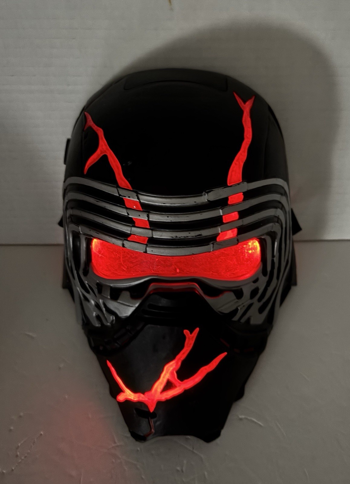 Star Wars Kylo Ren Hasbro 2019 Light Up Mask Cosplay Read Description_0 Star Wars Kylo Ren Hasbro 2019 Light Up Mask Cosplay Read Description