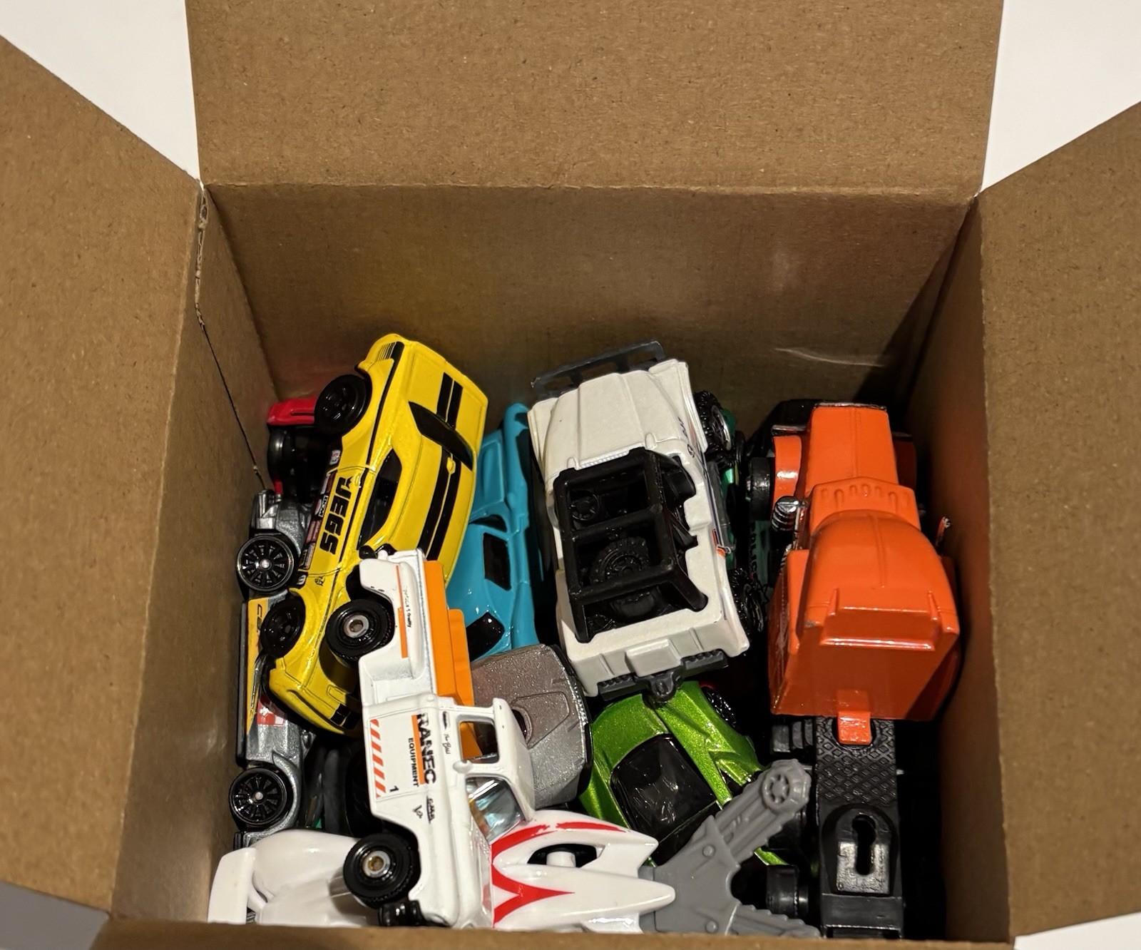 Lot of 23 Die Cast Metal Vehicles - Matchbox Hot Wheels Maisto 2002 - 2020_5 Lot of 23 Die Cast Metal Vehicles - Matchbox Hot Wheels Maisto 2002 - 2020
