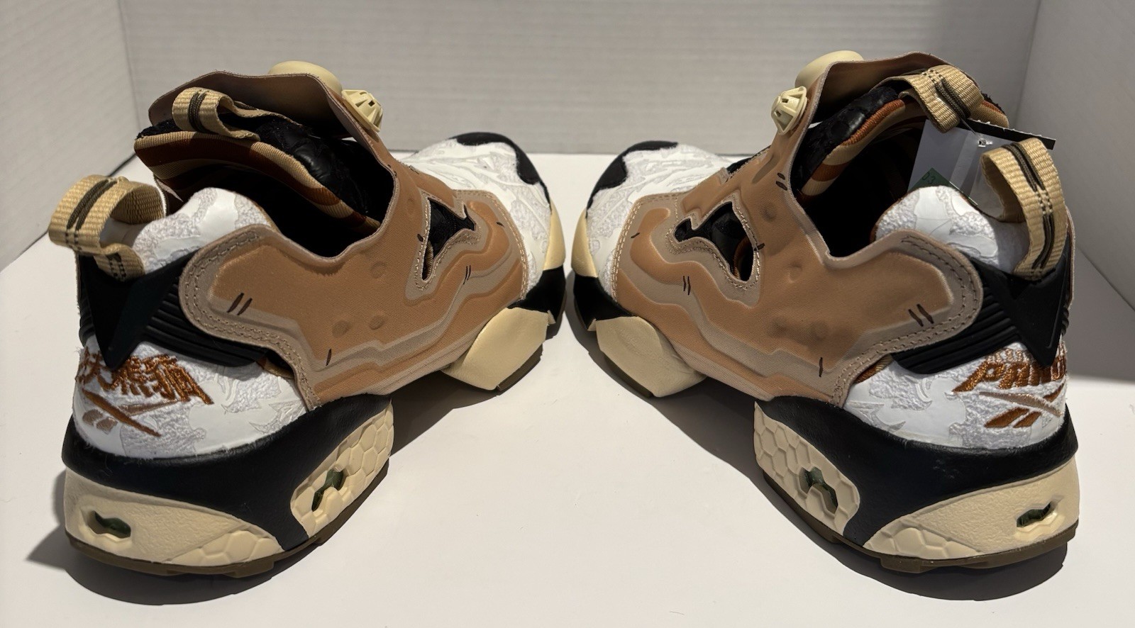 Reebok Kung Fu Panda x InstaPump Fury "Po" Sneakers VGUC Size 5 US 36 EU_2 Reebok Kung Fu Panda x InstaPump Fury "Po" Sneakers VGUC Size 5 US 36 EU