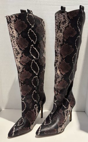 VINCE CAMUTO Leather Kervana Pointed Toe High Heel Dress Boots Snake Print SZ 7