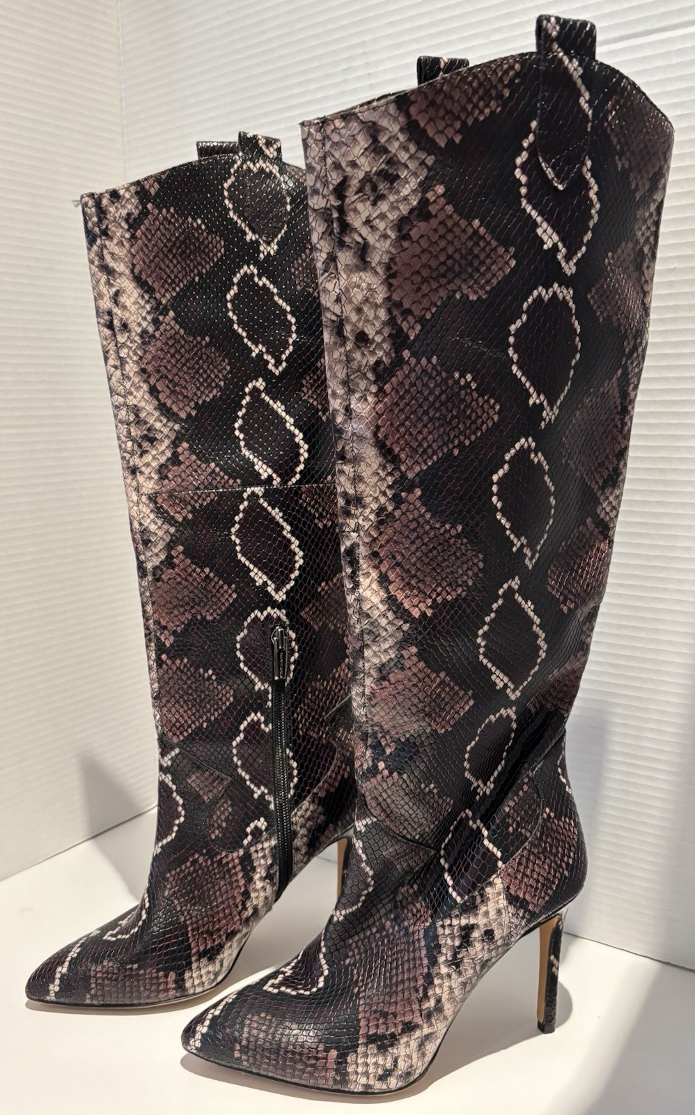 VINCE CAMUTO Leather Kervana Pointed Toe High Heel Dress Boots Snake Print SZ 7_1 VINCE CAMUTO Leather Kervana Pointed Toe High Heel Dress Boots Snake Print SZ 7