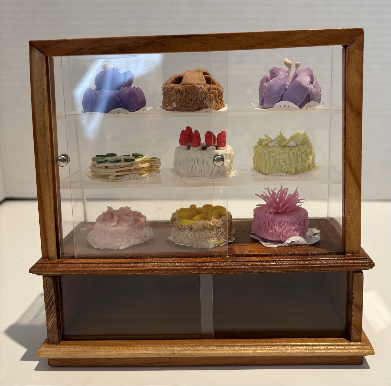 Dolls House Miniature Handmade Bakery Display & 9 Cakes Diorama w/ Sliding Doors_5 Dolls House Miniature Handmade Bakery Display & 9 Cakes Diorama w/ Sliding Doors