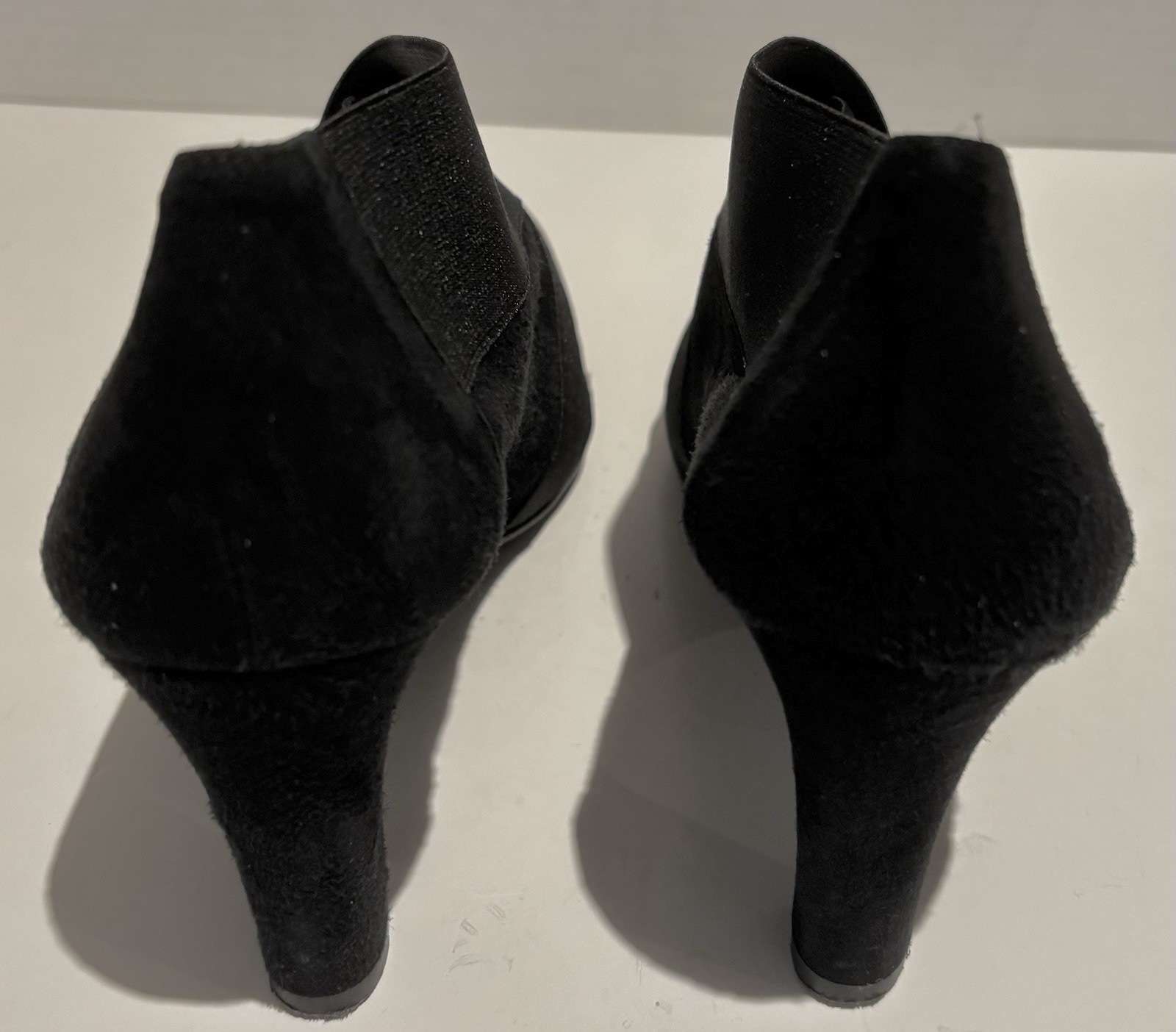 UGO BACCI Slip On 3” Heels - Black Suede Size 37 EU, 6.5 US Made In Spain_4 UGO BACCI Slip On 3” Heels - Black Suede Size 37 EU, 6.5 US Made In Spain