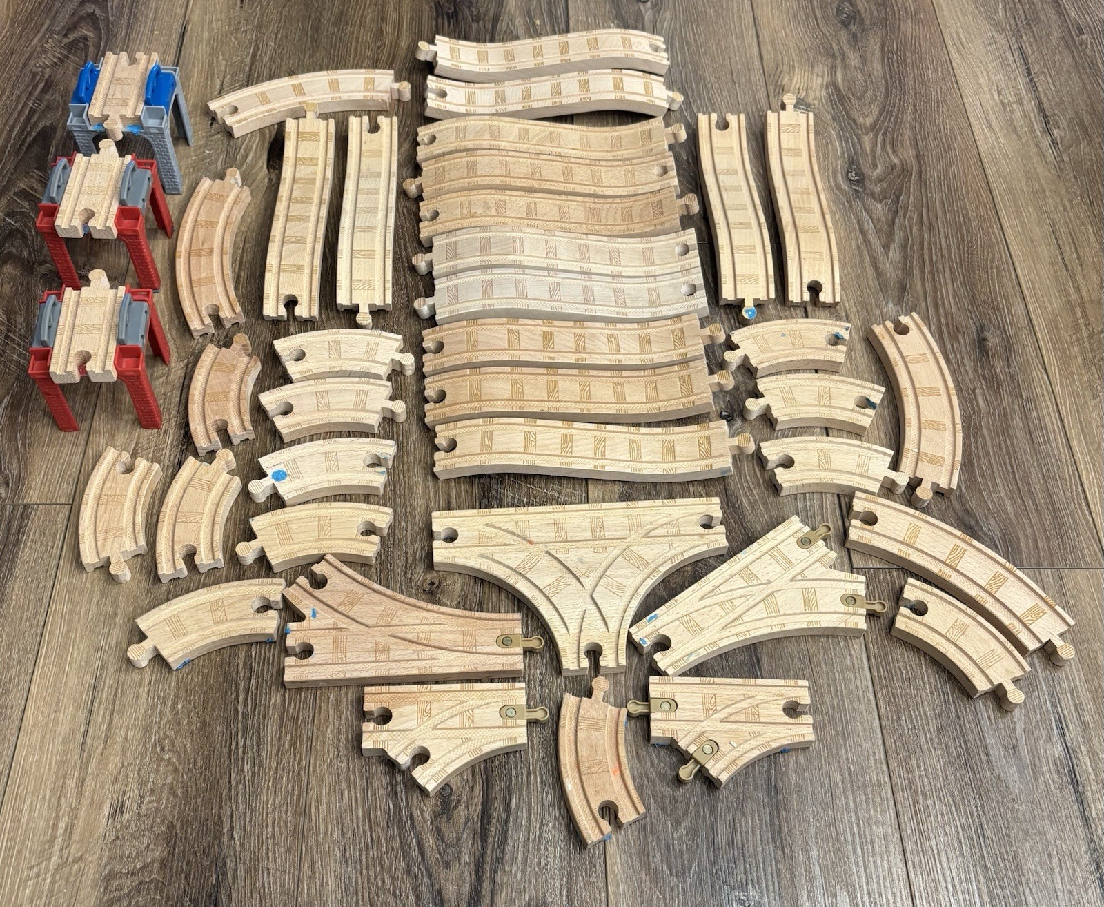 Thomas & Friends Train Wooden Railway Sodor Stacking Riser Bridge & 35+ Tracks_0 Thomas & Friends Train Wooden Railway Sodor Stacking Riser Bridge & 35+ Tracks
