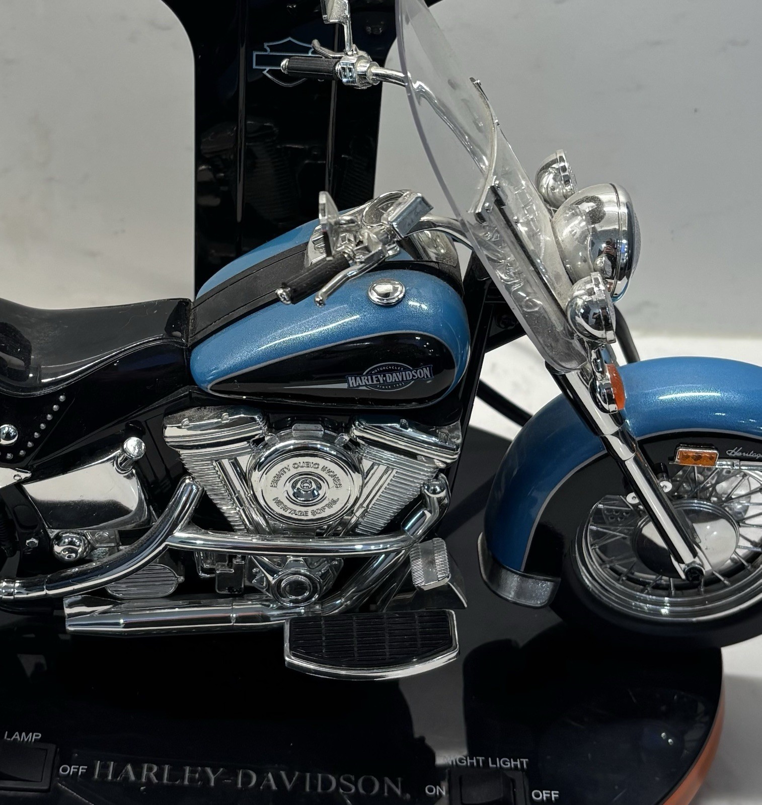 Harley Davidson Heritage Softail Motorcycle Lamp w Lights & Sounds Working_3 Harley Davidson Heritage Softail Motorcycle Lamp w Lights & Sounds Working