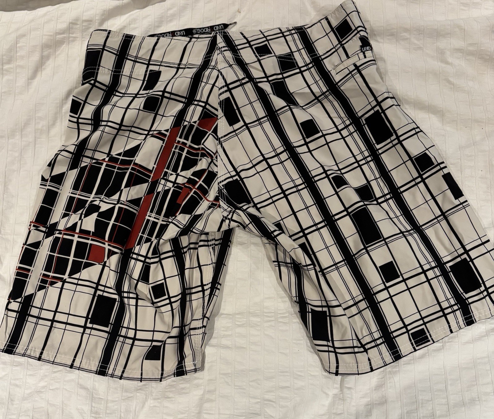 TAPOUT MMA Vintage Y2K Men’s 34” All Over Print Underdog Shorts Made in Taiwan_4 TAPOUT MMA Vintage Y2K Men’s 34” All Over Print Underdog Shorts Made in Taiwan