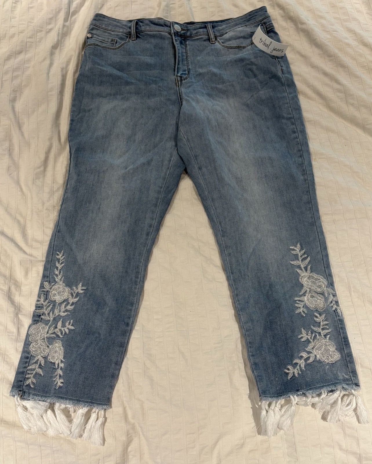 NWT TRIBAL Size 12 Blue Jeans w/ White Embroidery & Tassel Skinny Crop_0 NWT TRIBAL Size 12 Blue Jeans w/ White Embroidery & Tassel Skinny Crop