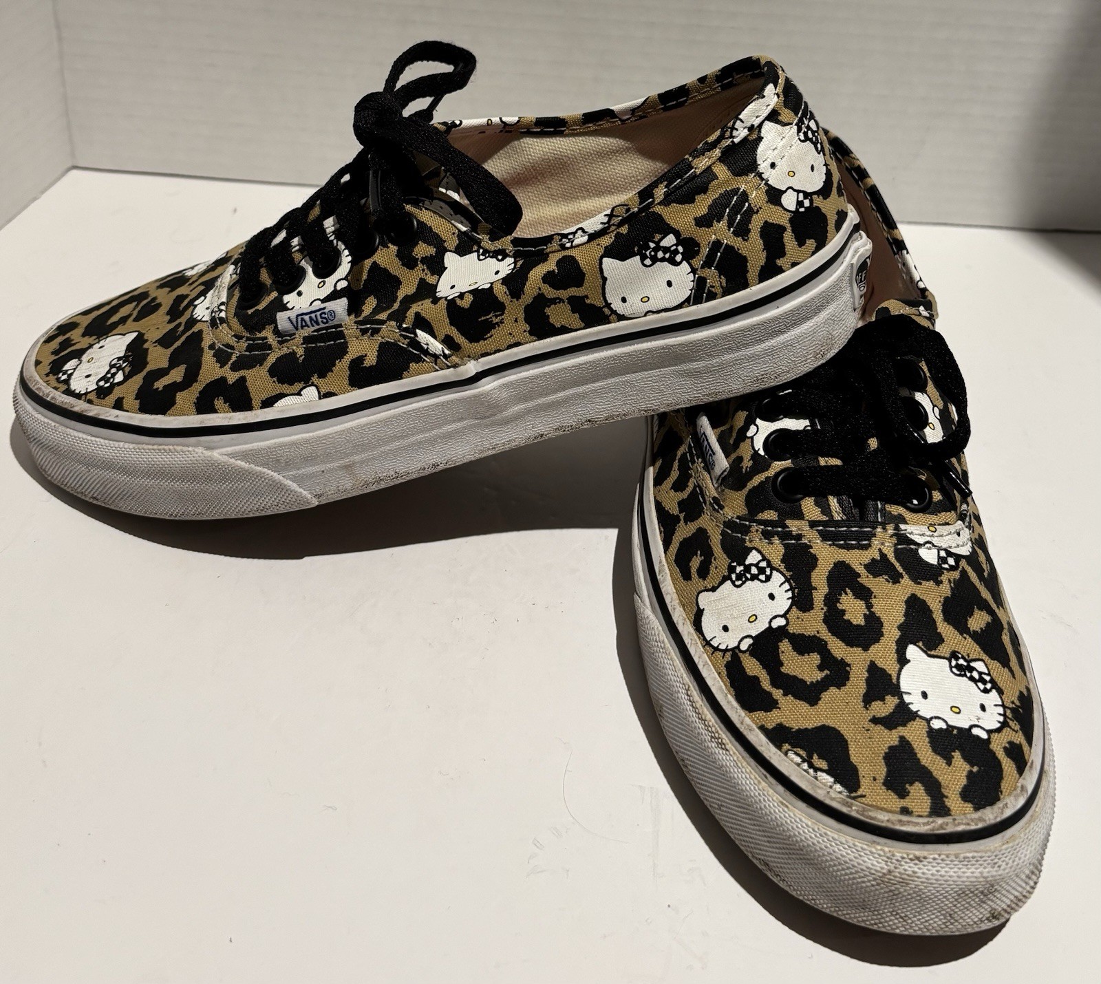 Vans Hello Kitty Sneakers Leopard Print Low Top Women’s Size 8 Sanrio 2014 Rare_0 Vans Hello Kitty Sneakers Leopard Print Low Top Women’s Size 8 Sanrio 2014 Rare