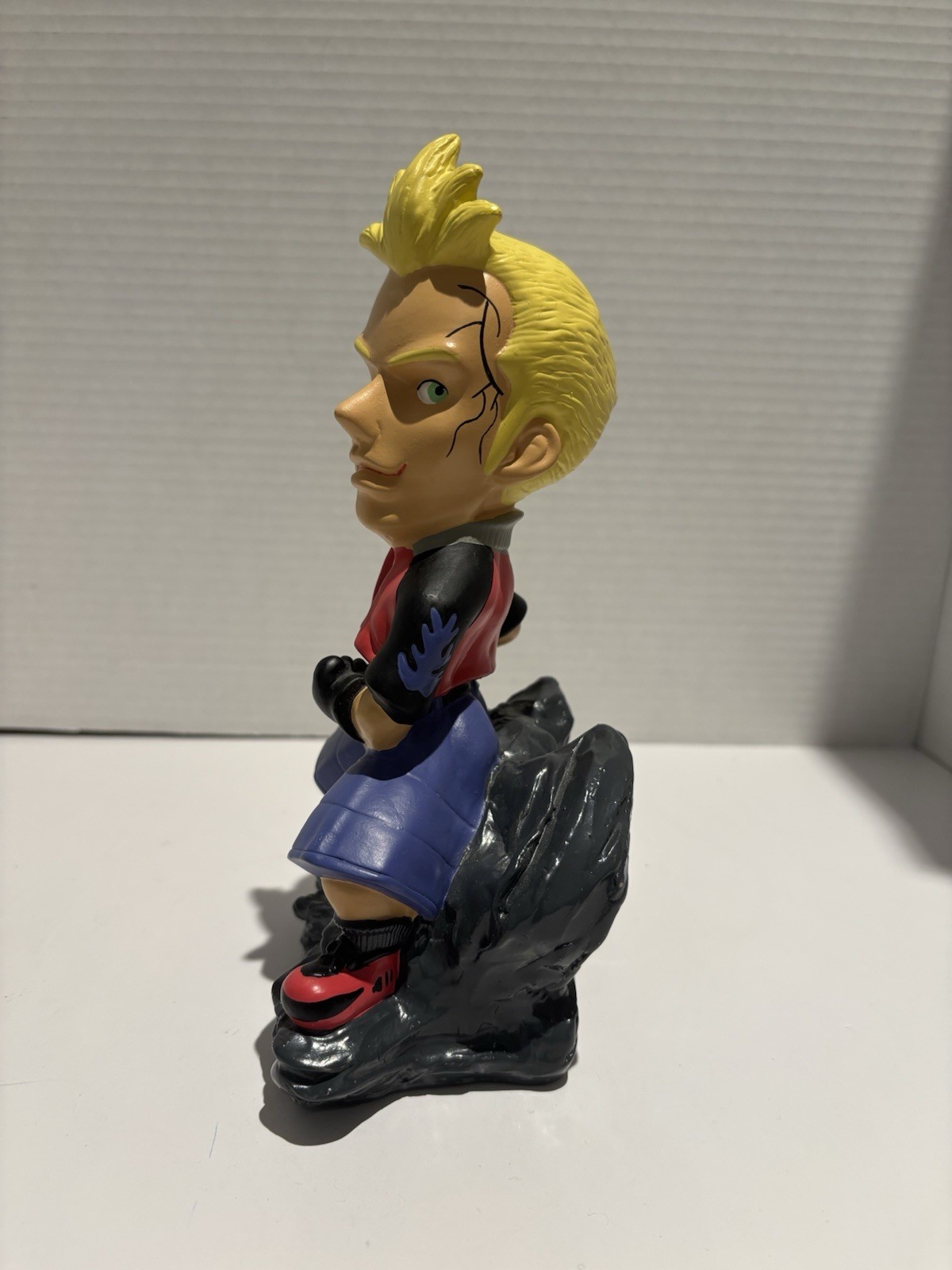 FINAL FANTASY 8 VIII Zell Piggy Bank Rare Vintage 1999 Bandai VGUC_1 FINAL FANTASY 8 VIII Zell Piggy Bank Rare Vintage 1999 Bandai VGUC