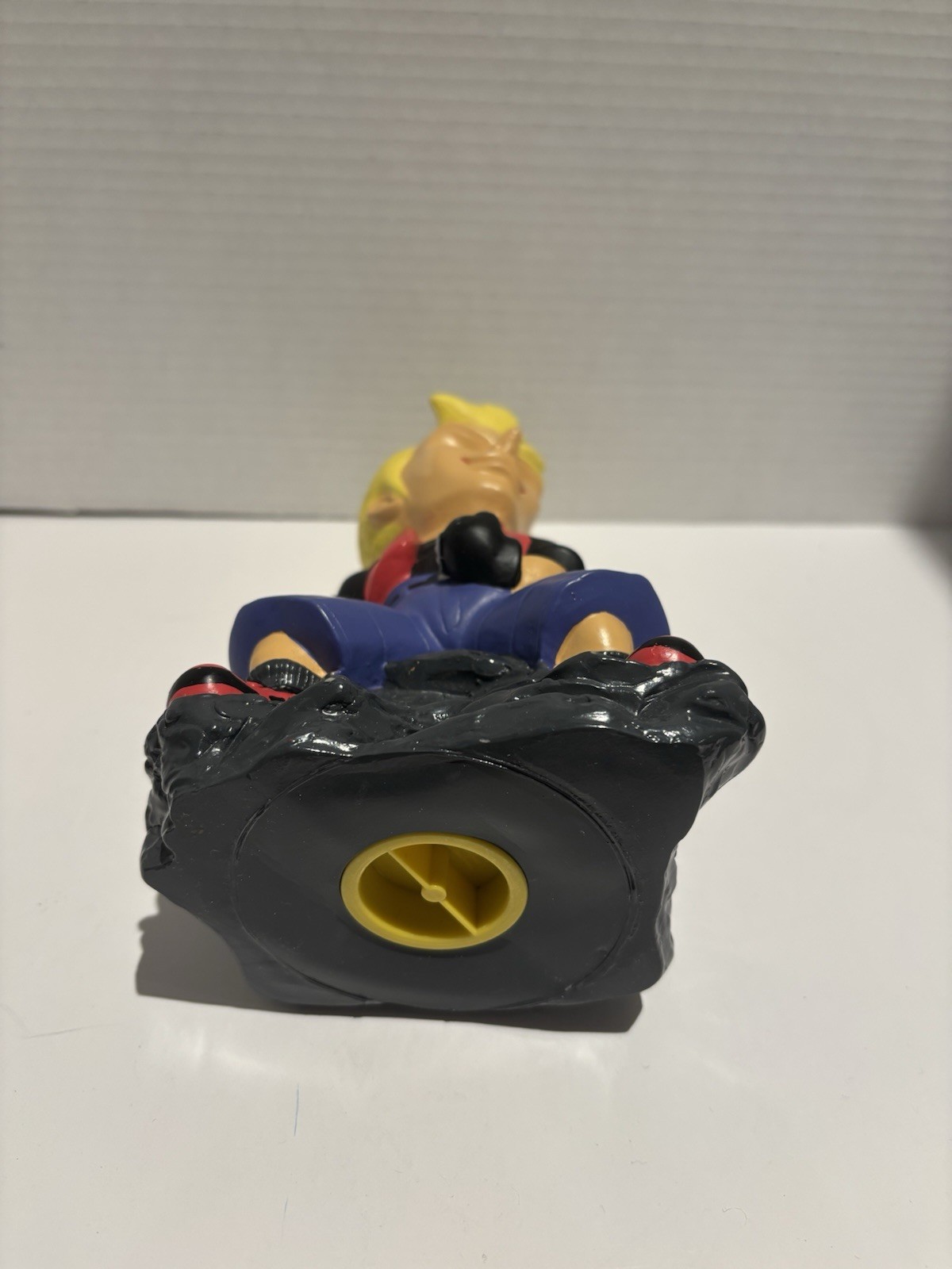 FINAL FANTASY 8 VIII Zell Piggy Bank Rare Vintage 1999 Bandai VGUC_4 FINAL FANTASY 8 VIII Zell Piggy Bank Rare Vintage 1999 Bandai VGUC