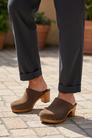 UGG Kassi Heel Mule Clogs Studs Brown Suede Women’s Shoes SZ 10 US 41 EU