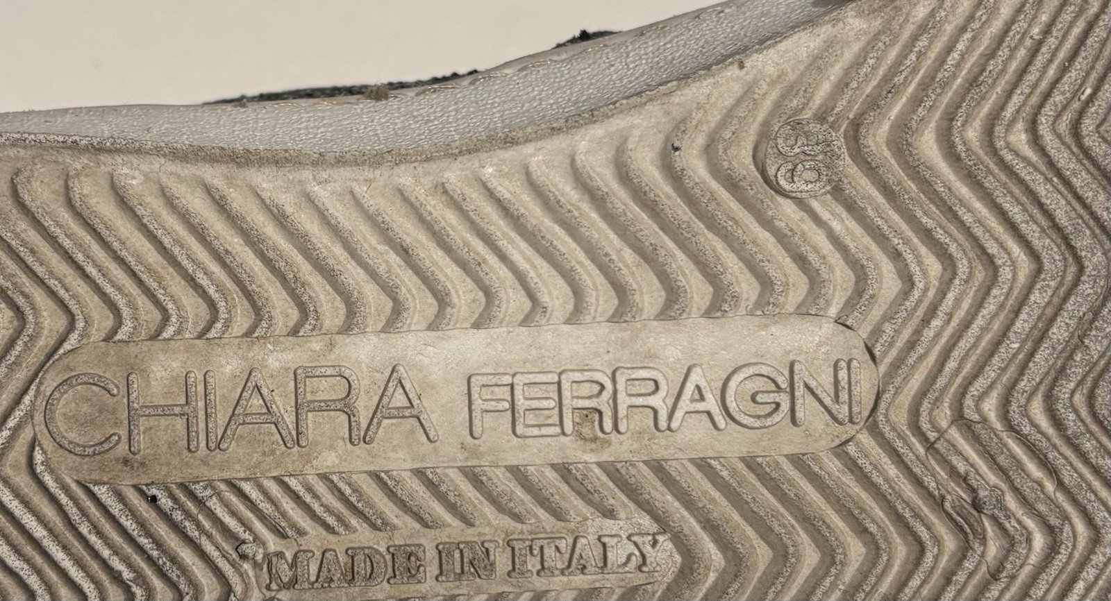 Chiara Ferragni Silver Iridescent Leather “I FEEL” Slip On Sneakers Sz EU39 US8_4 Chiara Ferragni Silver Iridescent Leather “I FEEL” Slip On Sneakers Sz EU39 US8