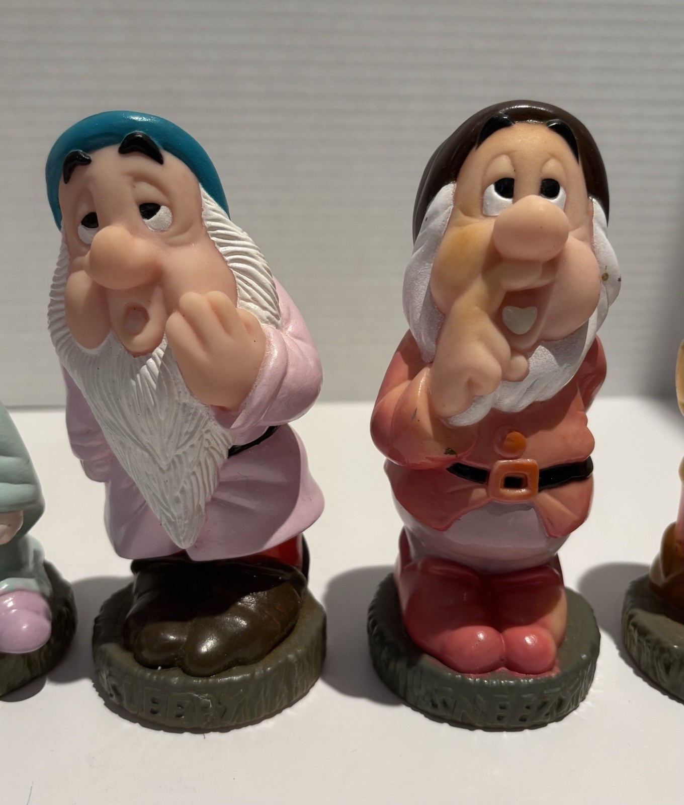 Disney Seven Dwarfs Snow White Vintage 1990’s Rubber Figure Toys Lot Of 5_2 Disney Seven Dwarfs Snow White Vintage 1990’s Rubber Figure Toys Lot Of 5