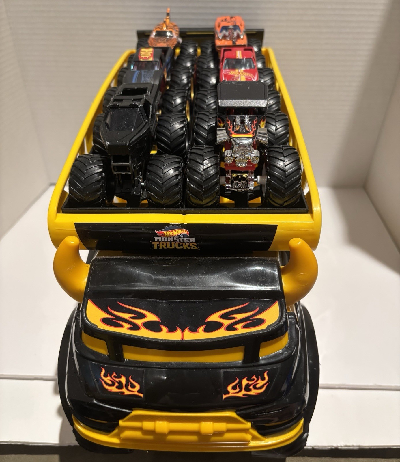 Hot Wheels MONSTER TRUCK Mover Transporter Vehicle Carrier & 6 Monster Trucks_5 Hot Wheels MONSTER TRUCK Mover Transporter Vehicle Carrier & 6 Monster Trucks