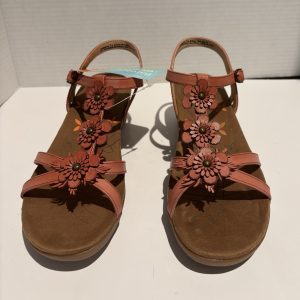 Baretraps Hammond Wedge Sandals Coral T-Strap Floral Shoes Women’s 7 New w/ Tags