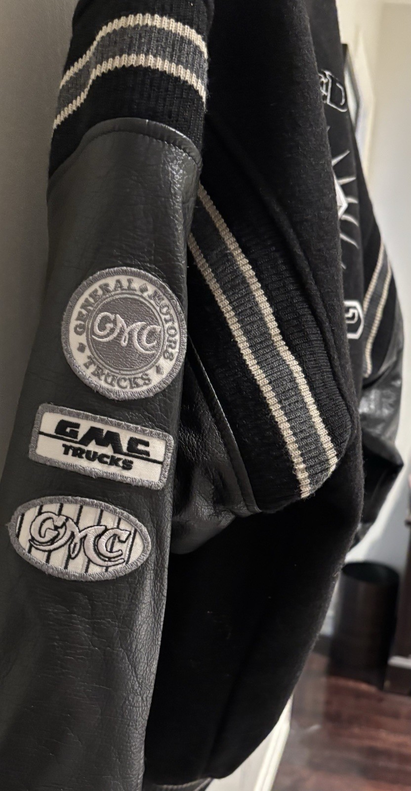 Vintage 2000 GMC Jimmy Truck Bomber Jacket - Rare Promo #27 of 400 made-Size XL_5 Vintage 2000 GMC Jimmy Truck Bomber Jacket - Rare Promo #27 of 400 made-Size XL