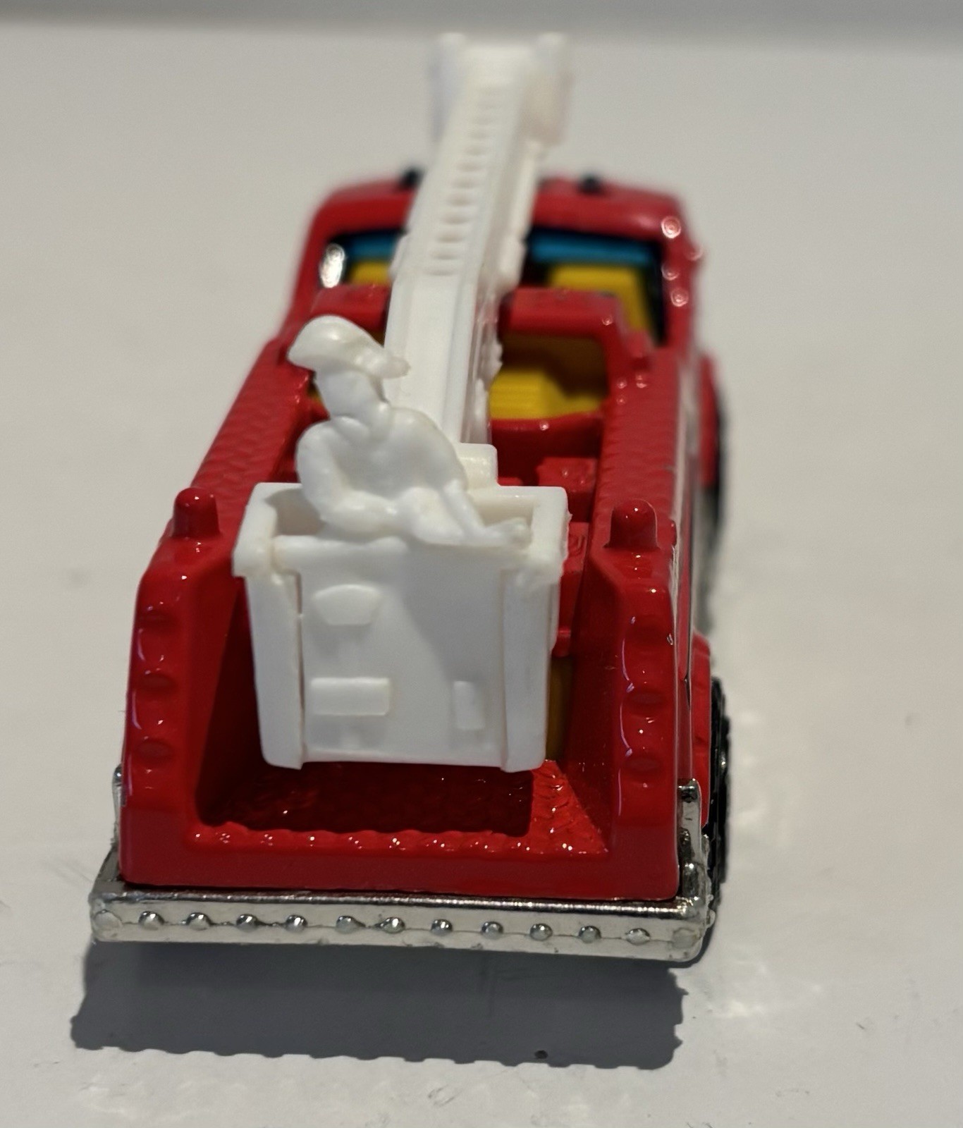 Vintage 2001 Matchbox Bucket E-121 05 MFD Fire Truck MB602 Rare_3 Vintage 2001 Matchbox Bucket E-121 05 MFD Fire Truck MB602 Rare
