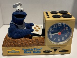 Vintage 1970s Sesame Street Cookie Monster Alarm Clock Radio - *READ DESCRIPTION