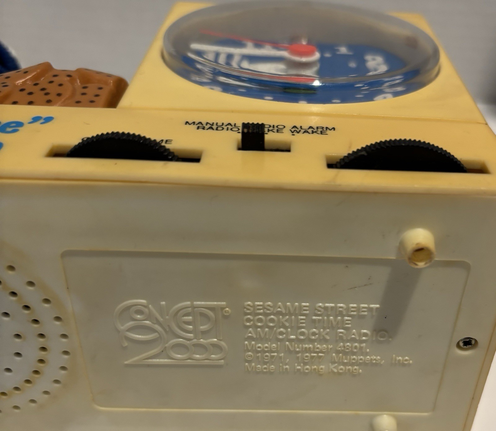 Vintage 1970s Sesame Street Cookie Monster Alarm Clock Radio - *READ DESCRIPTION_5 Vintage 1970s Sesame Street Cookie Monster Alarm Clock Radio - *READ DESCRIPTION