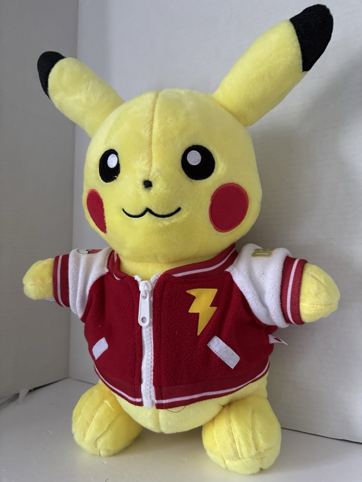 Build-A-Bear Pokémon Pikachu 25th Anniversary Plush Limited Edition w/ Jacket_2 Build-A-Bear Pokémon Pikachu 25th Anniversary Plush Limited Edition w/ Jacket
