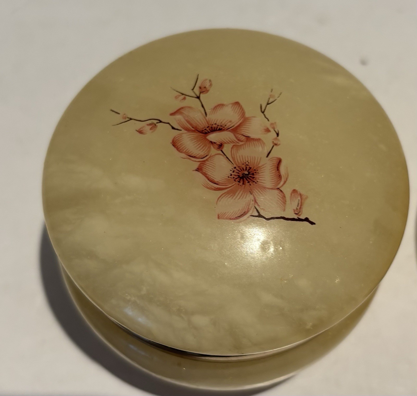 Vintage 70’s Set of Alabaster Hand Carved Trinket Vanity Powder Box Hinged Italy_2 Vintage 70’s Set of Alabaster Hand Carved Trinket Vanity Powder Box Hinged Italy