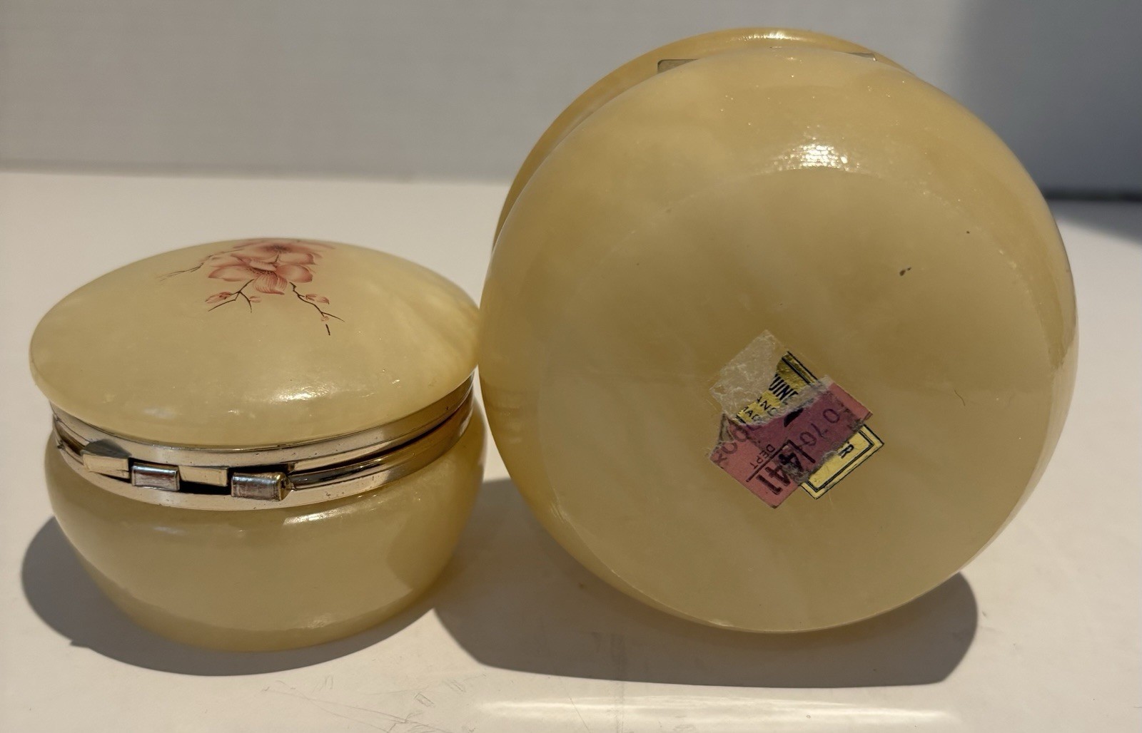 Vintage 70’s Set of Alabaster Hand Carved Trinket Vanity Powder Box Hinged Italy_5 Vintage 70’s Set of Alabaster Hand Carved Trinket Vanity Powder Box Hinged Italy