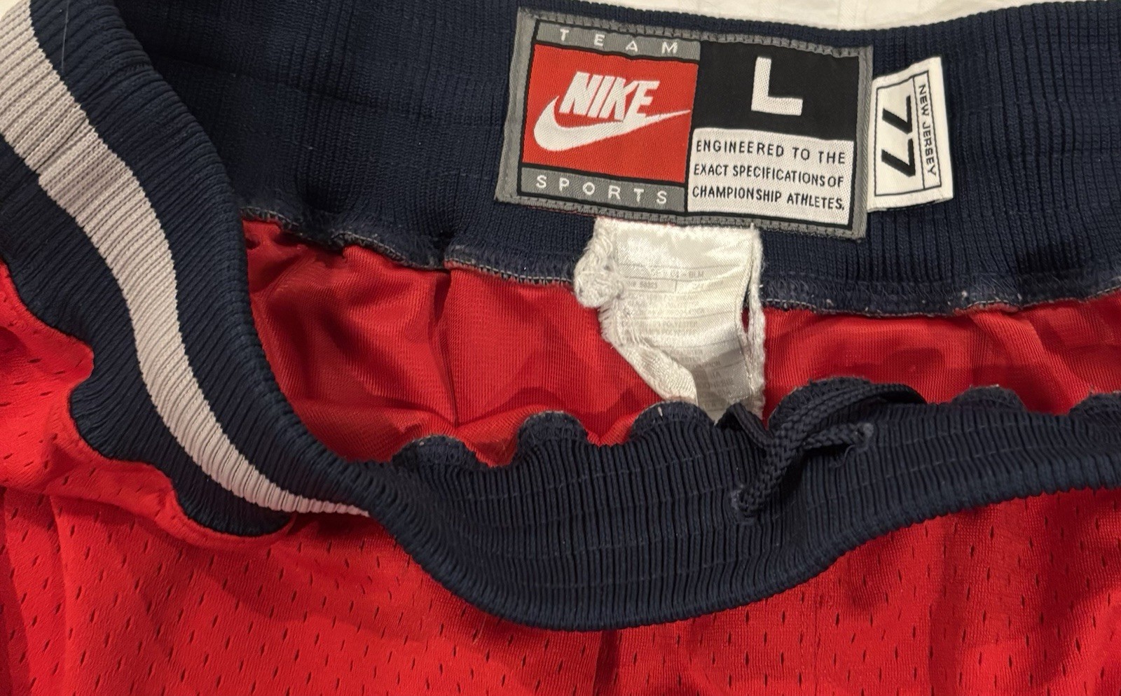 Nike New Jersey NetsVintage Y2K NBA Mesh Basketball Shorts Red Navy Size Large_2 Nike New Jersey NetsVintage Y2K NBA Mesh Basketball Shorts Red Navy Size Large