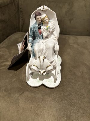Vintage Romantic Couple Sculpture by Miriam Figure Made in Italy - With Tags