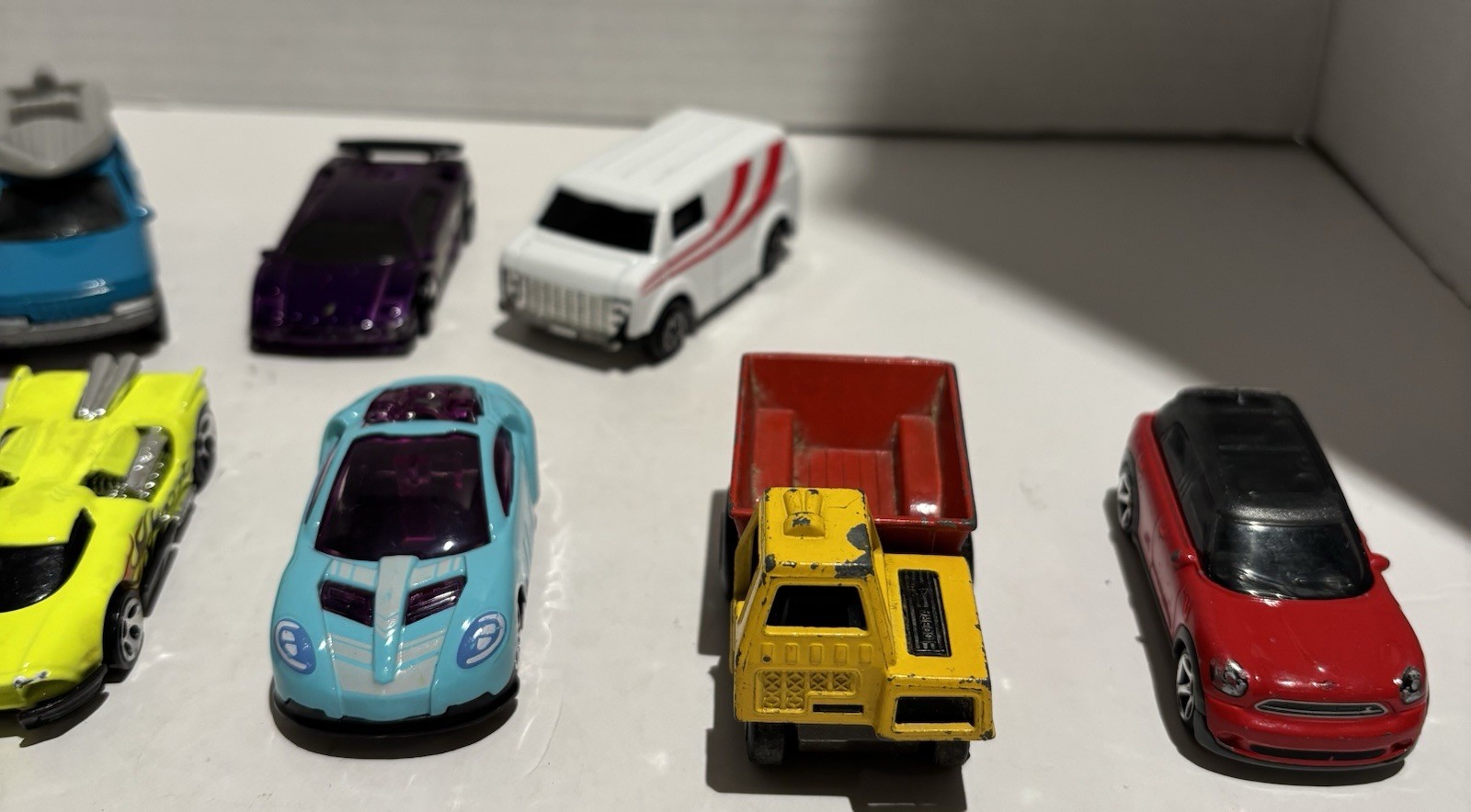 Vintage Hot Wheels Matchbox Lot of 9 1978 - 2000’s Die Cast Metal_2 Vintage Hot Wheels Matchbox Lot of 9 1978 - 2000’s Die Cast Metal