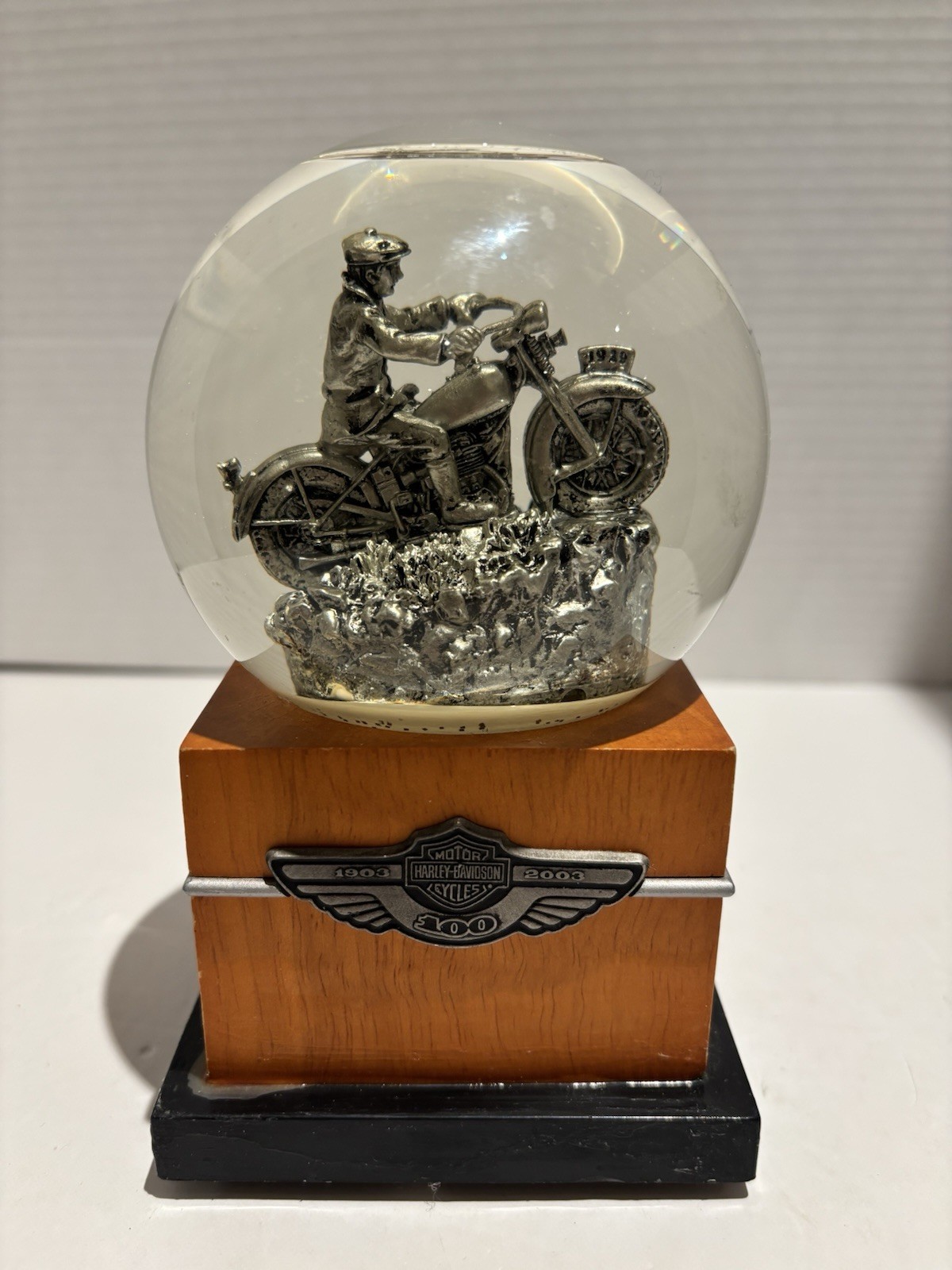 VTG 2002 Harley Davidson Motorcycle Snow Globe 100th Year Light & Sound Works_0 VTG 2002 Harley Davidson Motorcycle Snow Globe 100th Year Light & Sound Works