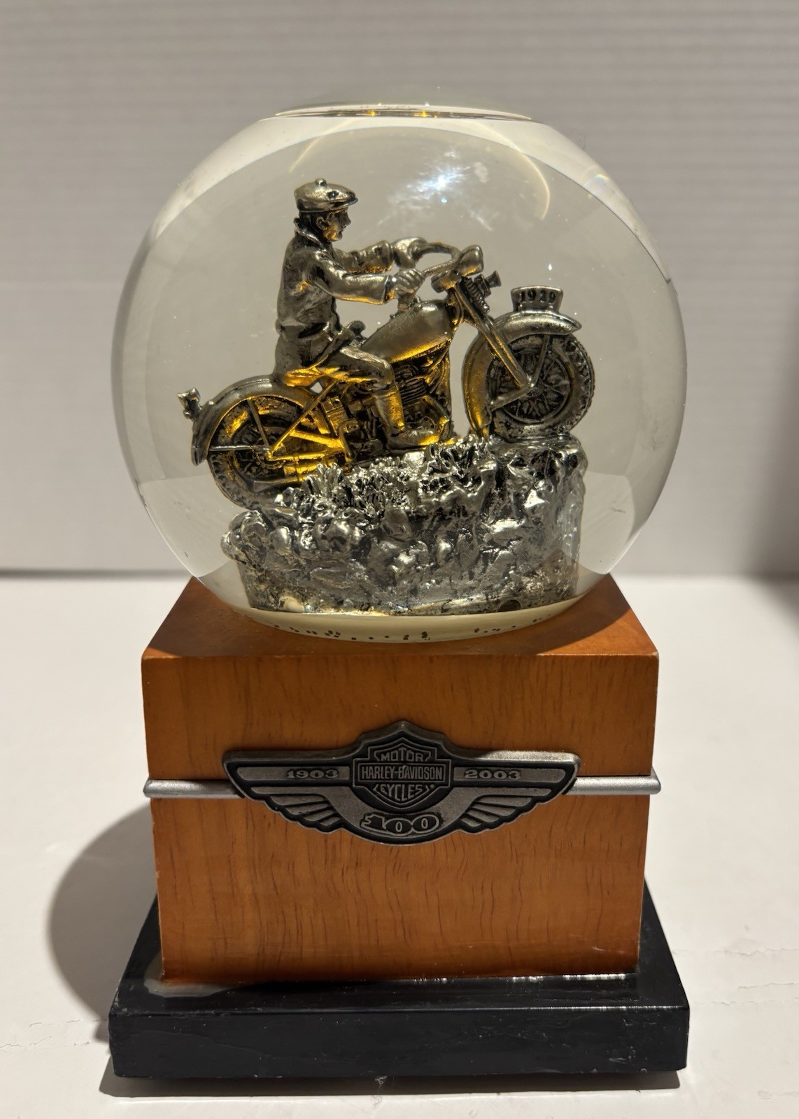 VTG 2002 Harley Davidson Motorcycle Snow Globe 100th Year Light & Sound Works_1 VTG 2002 Harley Davidson Motorcycle Snow Globe 100th Year Light & Sound Works