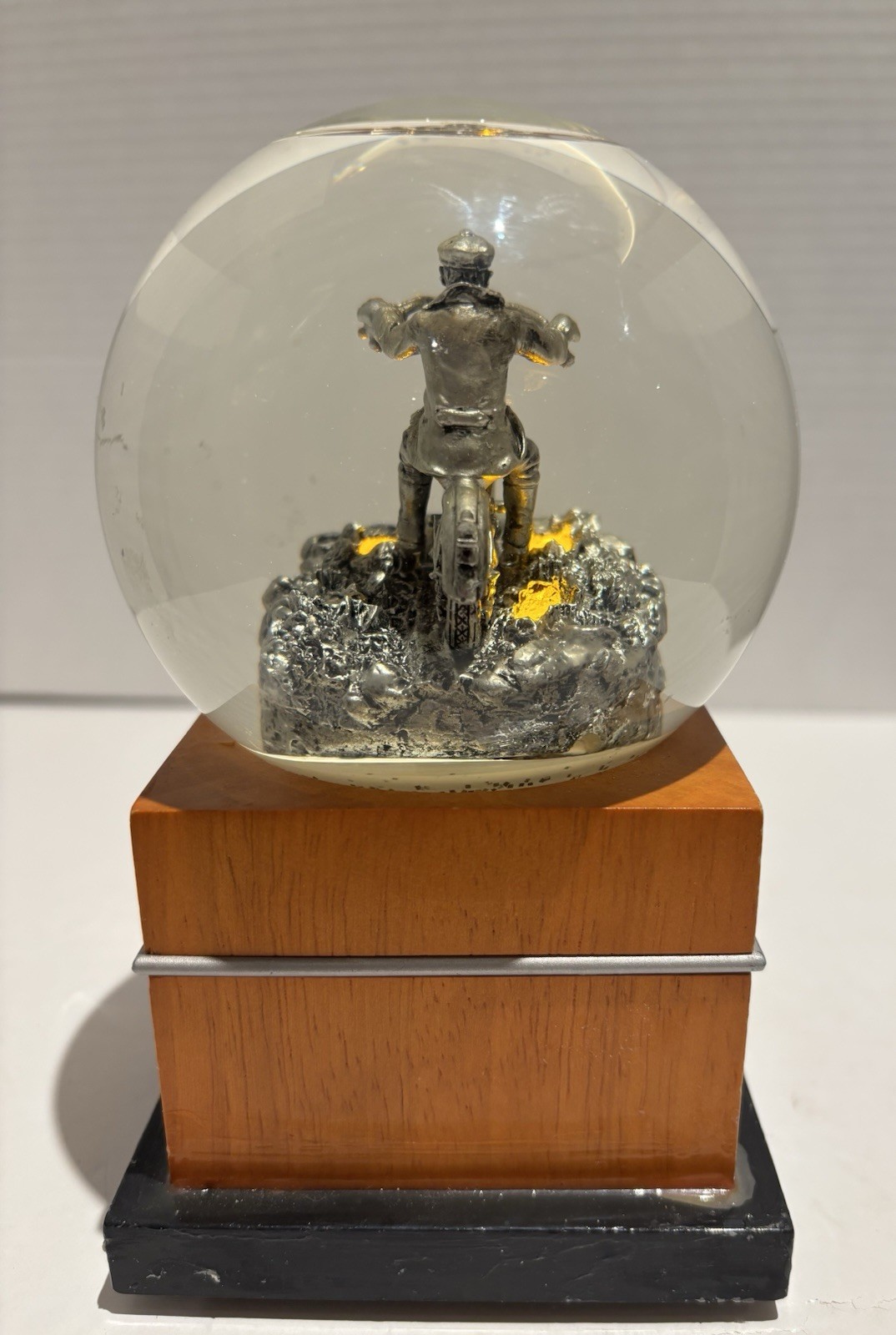 VTG 2002 Harley Davidson Motorcycle Snow Globe 100th Year Light & Sound Works_2 VTG 2002 Harley Davidson Motorcycle Snow Globe 100th Year Light & Sound Works