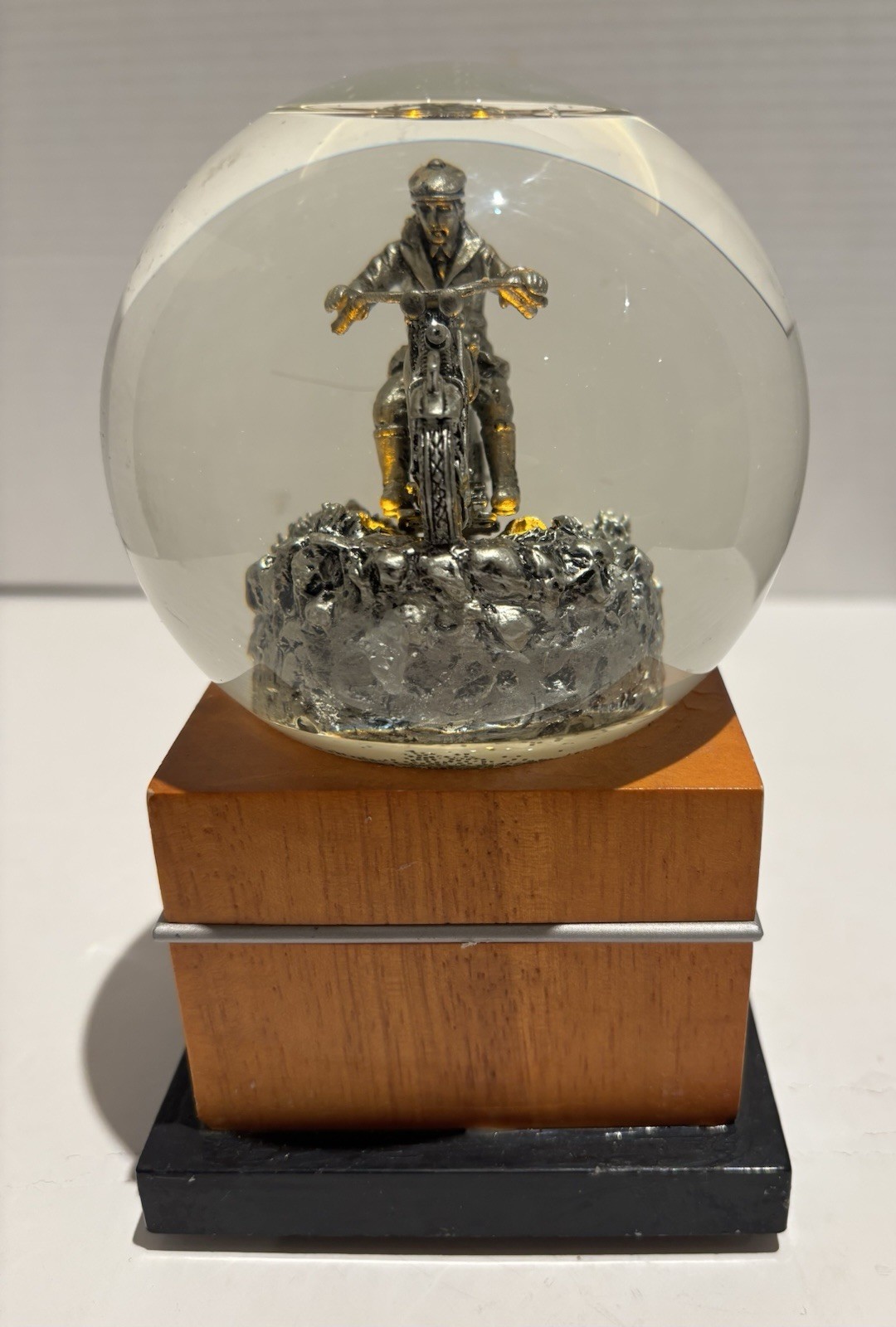 VTG 2002 Harley Davidson Motorcycle Snow Globe 100th Year Light & Sound Works_3 VTG 2002 Harley Davidson Motorcycle Snow Globe 100th Year Light & Sound Works